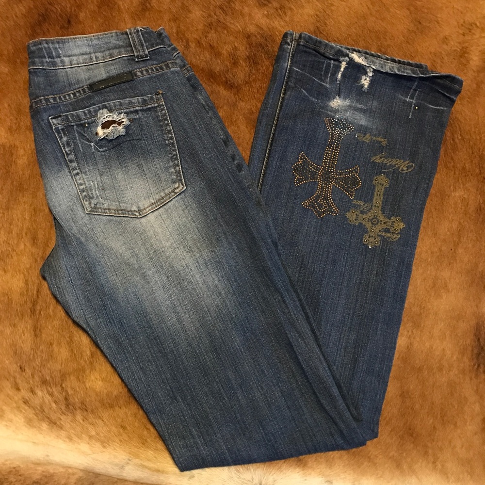 Cowgirl Tuff Co. Jeans w/ stones and designs